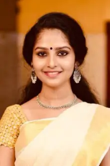 Yami Sona como: Charutha Thomas