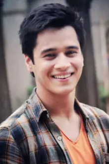 Anshuman Malhotra como: Siddharth