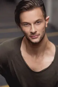 Adam Ovadia como: Lachlan