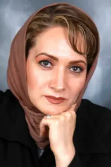 Afsaneh Naseri como: Mina (Mother of Arman)