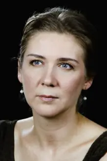 Юлианна Михневич como: Mama Alesi