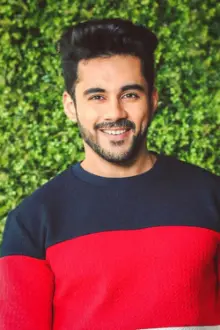 Abhishek Bajaj como: Ayaan Grover