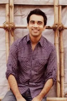 Jitendra Hirawat como: Varun