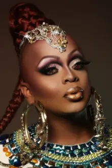 Kennedy Davenport como: 