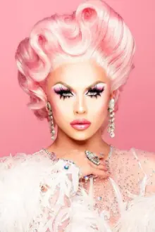 Farrah Moan como: Army of Queens