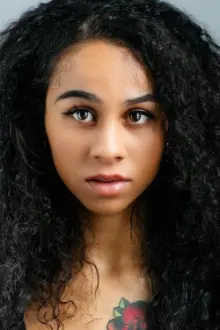 Jahkara Smith como: Maggie Leigh