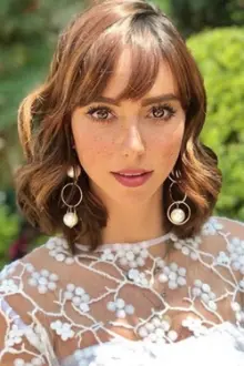 Natalia Téllez como: Rebeca