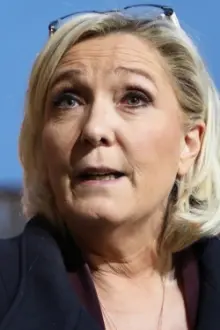 Marine Le Pen como: Ela mesma