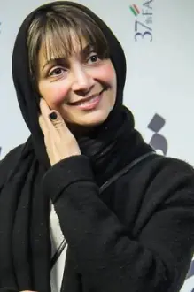 Niloufar Khosh Kholgh como: Ghazaleh