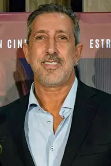 Naím Sibara como: Eugenio Sosa