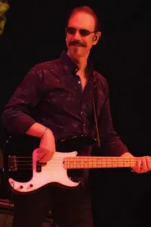 Bob Marinelli como: Bass Guitar