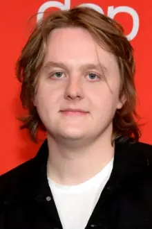 Lewis Capaldi como: 