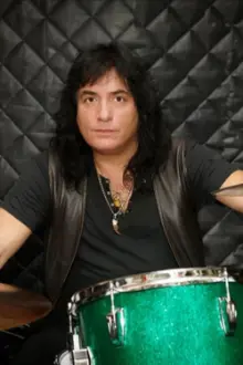 Bobby Rondinelli como: Drums