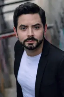 José Eduardo Derbez como: Ernesto