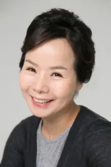 Jeong Ae-hwa como: maternal grandmother