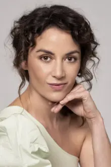 Lucía Barrado como: Mia