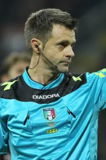 Nicola Rizzoli como: Self - Referee