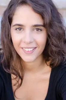 Isabella Pinheiro como: Cathy Linton