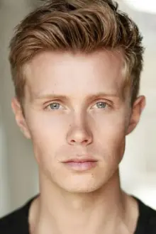 Rob Houchen como: Candide