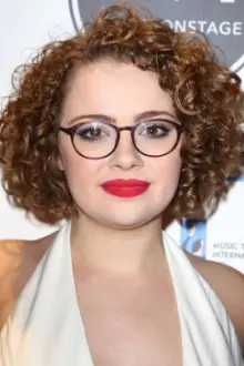 Carrie Hope Fletcher como: Fantine