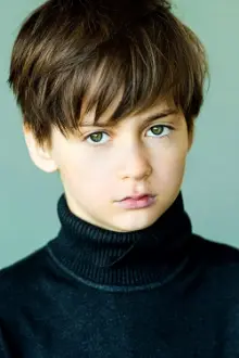 Judah Mackey como: Karl (voice)