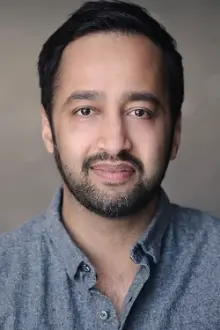 Asif Khan como: Ahmed Ali Khan