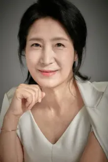 Jeong A-mi como: Sung -yong's Mom