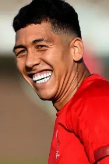 Roberto Firmino como: Ele mesmo