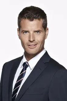 Pete Evans como: Self - Host