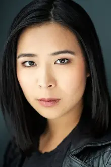 Alison Chang como: Grace