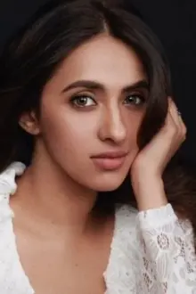 Akansha Ranjan Kapoor como: Tanu