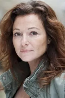 Alexandra Simon como: Valérie