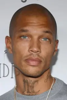 Jeremy Meeks como: Khalil