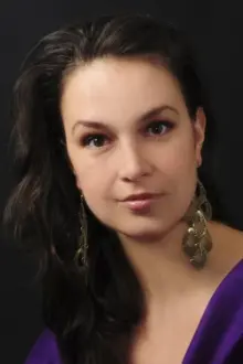 Sophie Harmsen como: Self – Mezzo-soprano