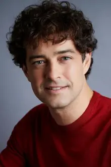 Lee Mead como: Ele mesmo