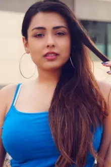 Deeksha Sonalkar como: Rhea Mehra