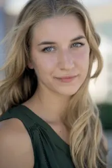 Rachel Brunner como: Val