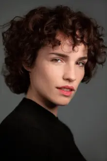 Nicole Pérez-Yarza como: Marina