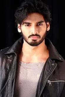 Ahan Shetty como: Ishana