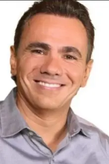 Gerardo Quiroz como: Rerre