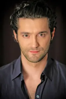 Wolf Yener Özer como: The Doctor