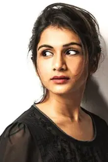 Resham Shrivardhan como: Gayatri Mishra