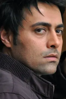 Reza Kermani como: Hamid