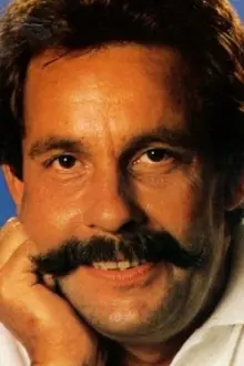 Max Meynier como: Présentateur (1987-1988)