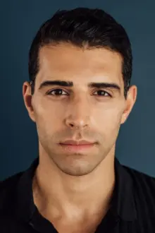 Samer Salem como: Julius