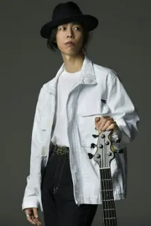 Shingo Ogaya como: Performer (Bass)