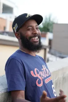 Karlous Miller como: Self - Comedian