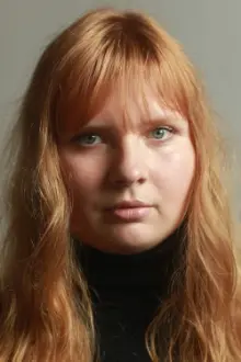 Julia Adamczyk como: Policewoman