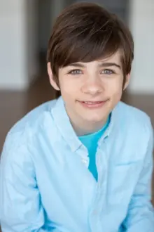 Brayden Eaton como: Benny Weaver