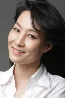 Ha-min como: Yoo Hye-Jin (mother)